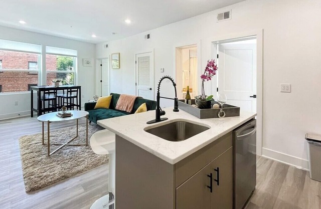 Brand New Roomy Luxurious Unit