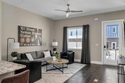 BRAND NEW Side by Side Homes - Sleeps 24 Guests