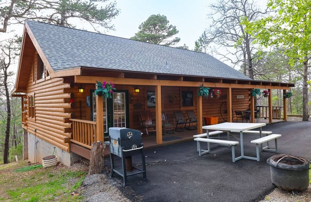Branson MO Log Cabin Porche privado Tranquilo Mtn. Vista del bosque sobre el lago, discapacidad