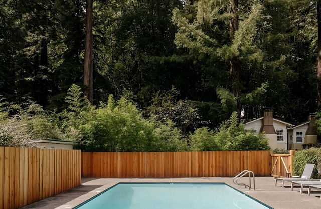 Breath-taking Scenery! w/ Pool and Free Parking, Near Guerneville River Park