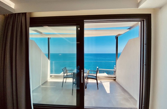 Breathtaking sea view studios