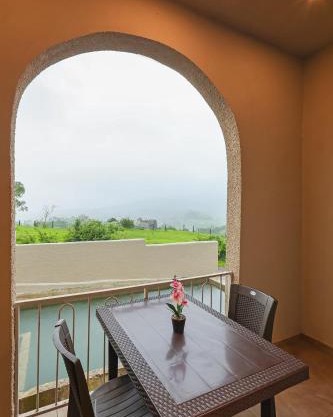 Breeze Resort Panhala , Swimming Pool, Just 5 Minutes From Panhala!