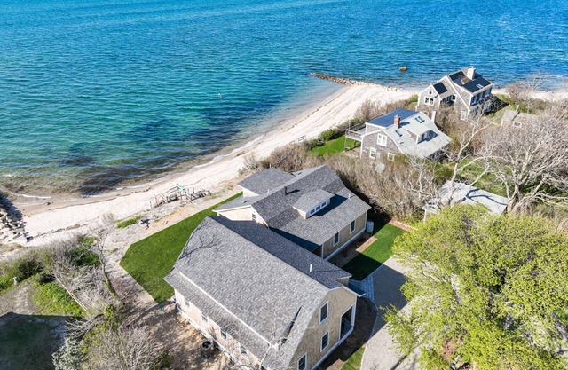 Brewster Beachfront Gem!