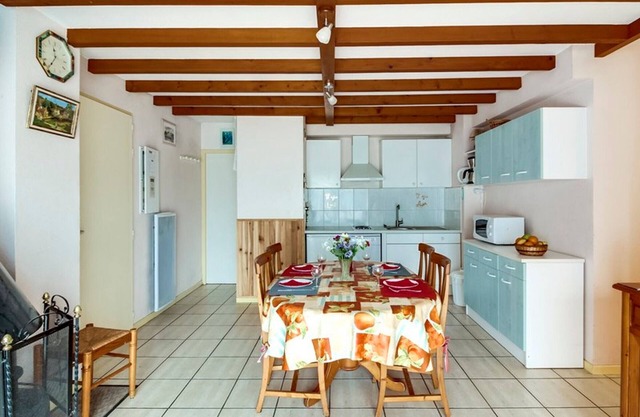 Luminoso T3 con jardín, 6 pers., Wi-Fi, parking, mascotas permitidas