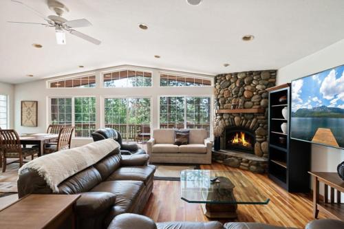 Bright 3BDR Near Beach and Slopes