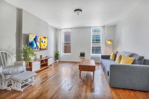 Bright and Charming 1BR 15min to NYC