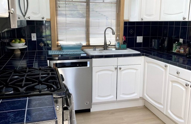 Bright and cozy home 5min from DT Walnut Creek