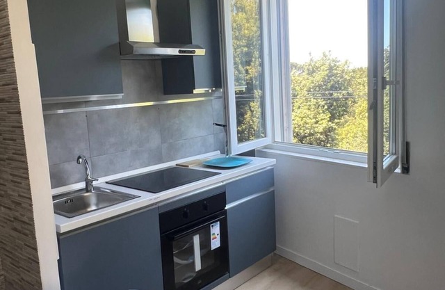 Bright and quiet apartment in the green Floridian park