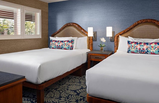 Bright Bay View Queens Suite | Great for Group Getaways | 2 units