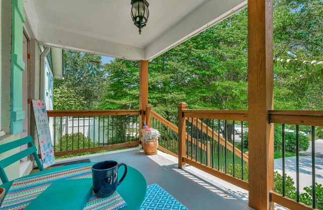 Bright & Cheery Bungalow - Mins to Downtwn Fort Mill