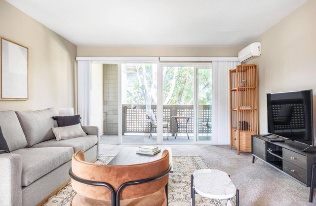 Bright Cupertino 1BR w/ Pool, Cinema, Gym, walk to Shops, by Blueground