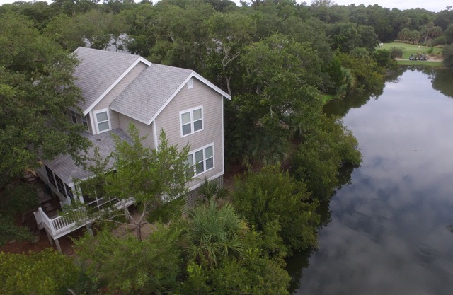 Bright Pristine Cottage Sleeps 8 Shoals and Bhi Club New Bintelli Carts