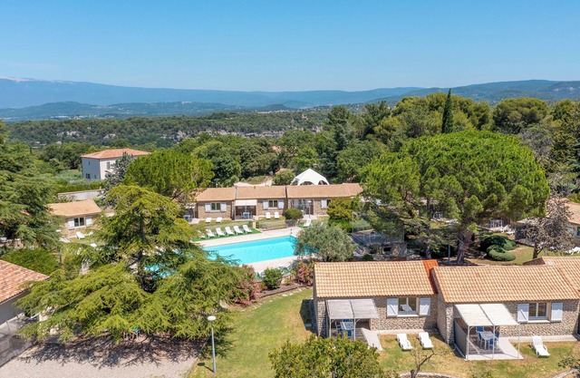 Bright T3 cottage in secure domain