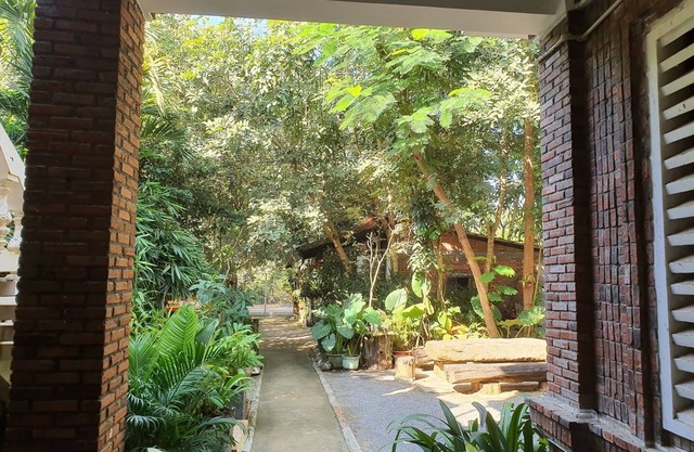 Brightness Villa tiene muchas historias detrás de las cuales se vincula a Phare Ponleu Selpak.