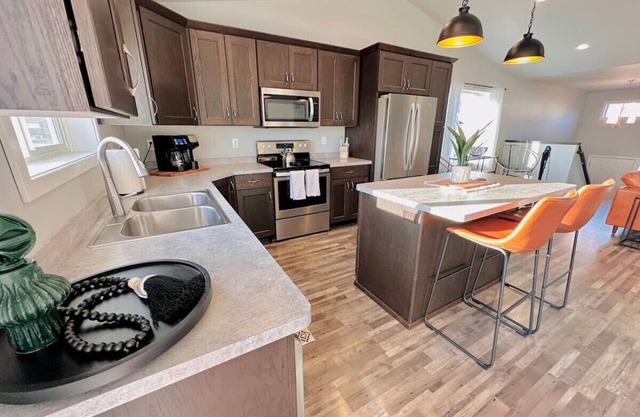 Brooks Harbor Bi-Level