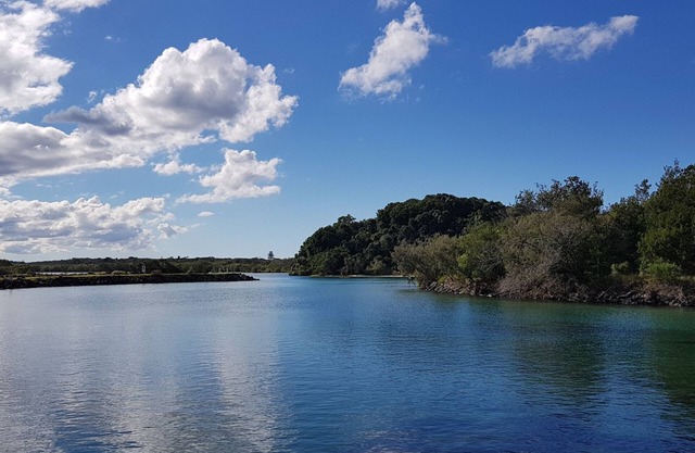 Bruns Beach House - amplio y luminoso con un exuberante jardín