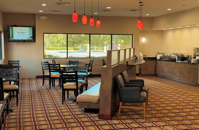 Comfort Suites Golden Isles Gateway