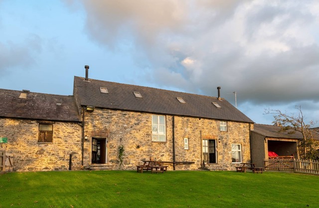 Bryn Lon Bach: Pet-friendly retreat in Caergeiliog, sleeping 4 guests
