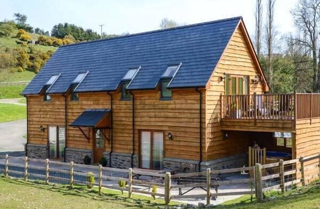 Brynhir Farm, HOWEY