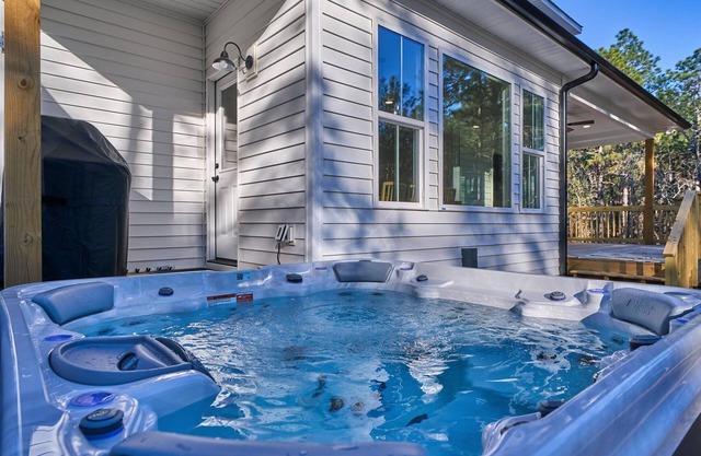 Bucket List Golf - Private par 3 hole w. hot tub