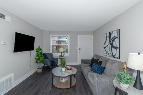 Buckhead 2br Free Parking & Wi-fi