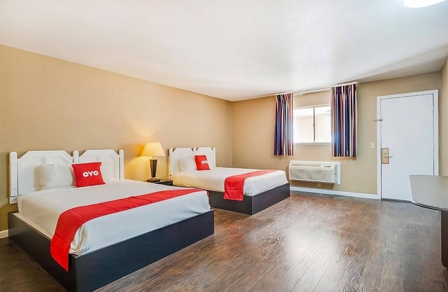 Budget-Friendly Accommodation! FREE Parking, Near National Route 66 Museum