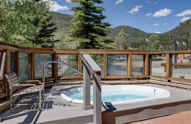 Buffalo Lodge by Summit County Mountain Retreats