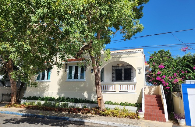 Built in 1942 and recently restored. Natural light and green lush vegetation.
