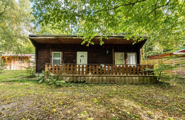 Bungalow 16 'Finnhütte' with Private Terrace and Shared Garden