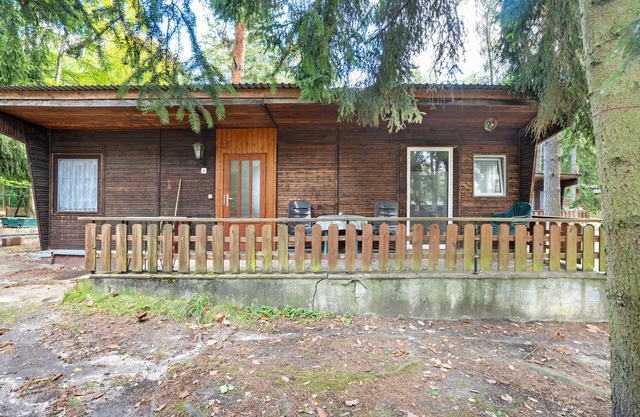 Bungalow '8 - Finnhütte' with Private Terrace and Shared Garden