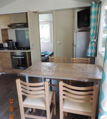 Bungalow Confort Gastes Jacuzzi