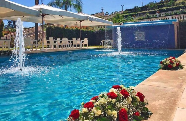 Bungalow en Santa Venerina con jardín