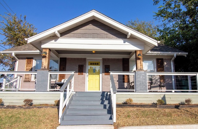 Bungalow in the Heart of the Paseo District 3bed 2bath