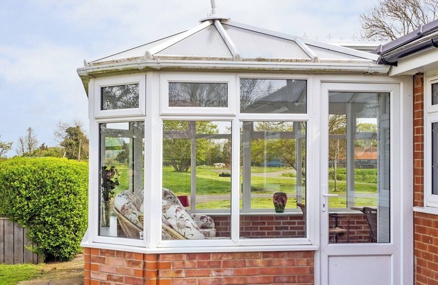 2 bedroom accommodation in Woodthorpe