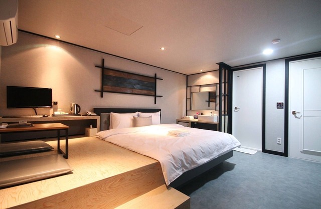 Busan Yeonsan-dong Waba