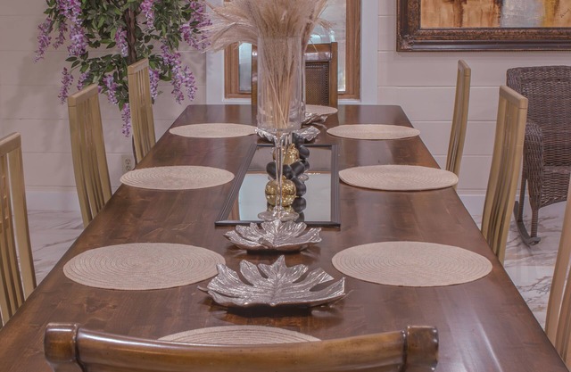 Bustamante Ranch - Charming 3-bedroom cabin in brilliant McDonough