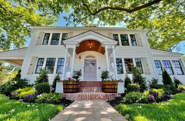 Buttonwood Boutique Hotel