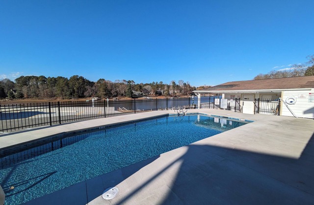 C- 43 Pet Friendly On The Lake