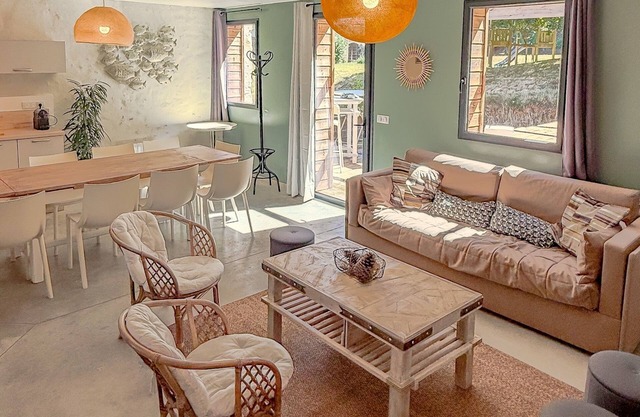 Country cottage with swimming pool