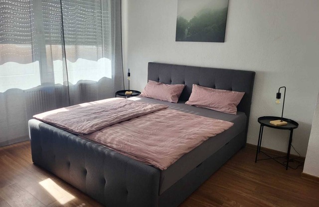 C&V: 4 PP- 3 rooms - central + WLAN + Smart TV + box spring bed