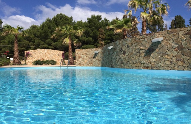 Apartamento en primera planta en residencia con piscina