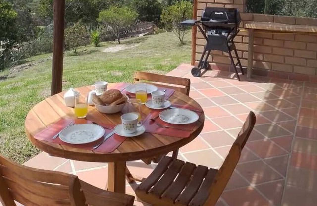 Cabaña con espectacular vista a 5 minutos del pueblo, para 3 personas.
