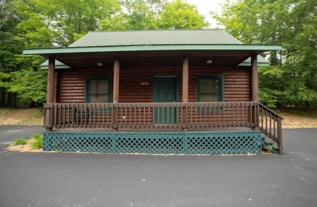 Cabin 2486 - Large Log Cabin within Private Resort