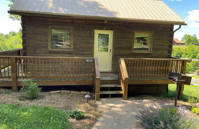 Cabin #5 The Sky Retreat - Off the Blue Ridge Parkway