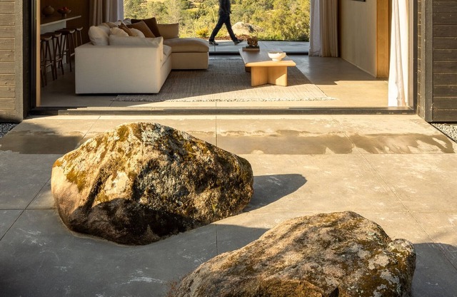 Cabin near Yosemite: 17 Acres of Stunning Views