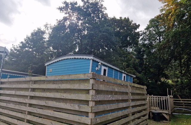 Cabin - Sleeps 2 hot tub & parking