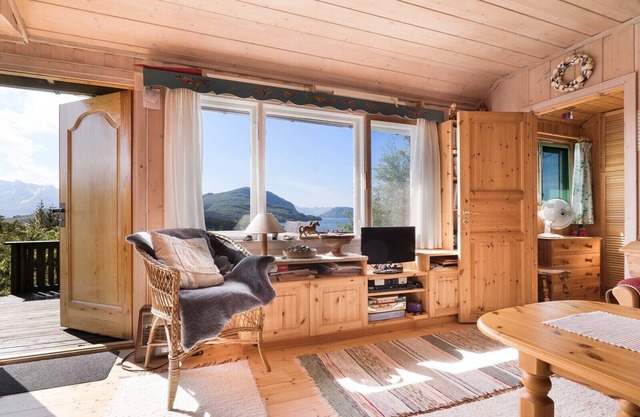 Cozy and unassuming cabin with fantastic views
