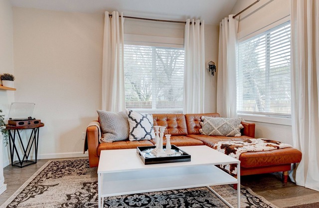 Casa estilo cabaña en el corazón de Vancouver. A pasos del transporte público!