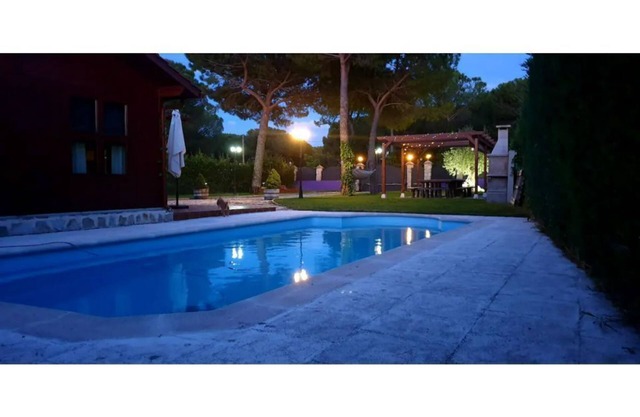Cabaña con Jacuzzi y Piscina privada