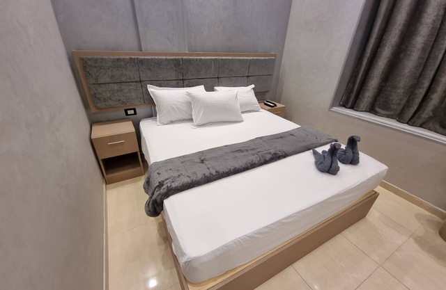 Cairo Plaza Manchester Hotel